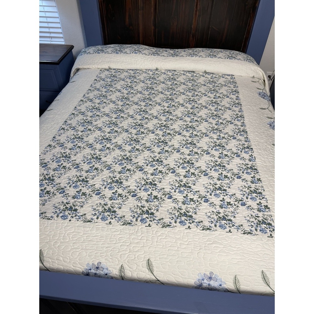 Beatrice Home Embroidered Blue Carnation Queen Quilted Bedspread Cottagecore - Picture 2 of 9